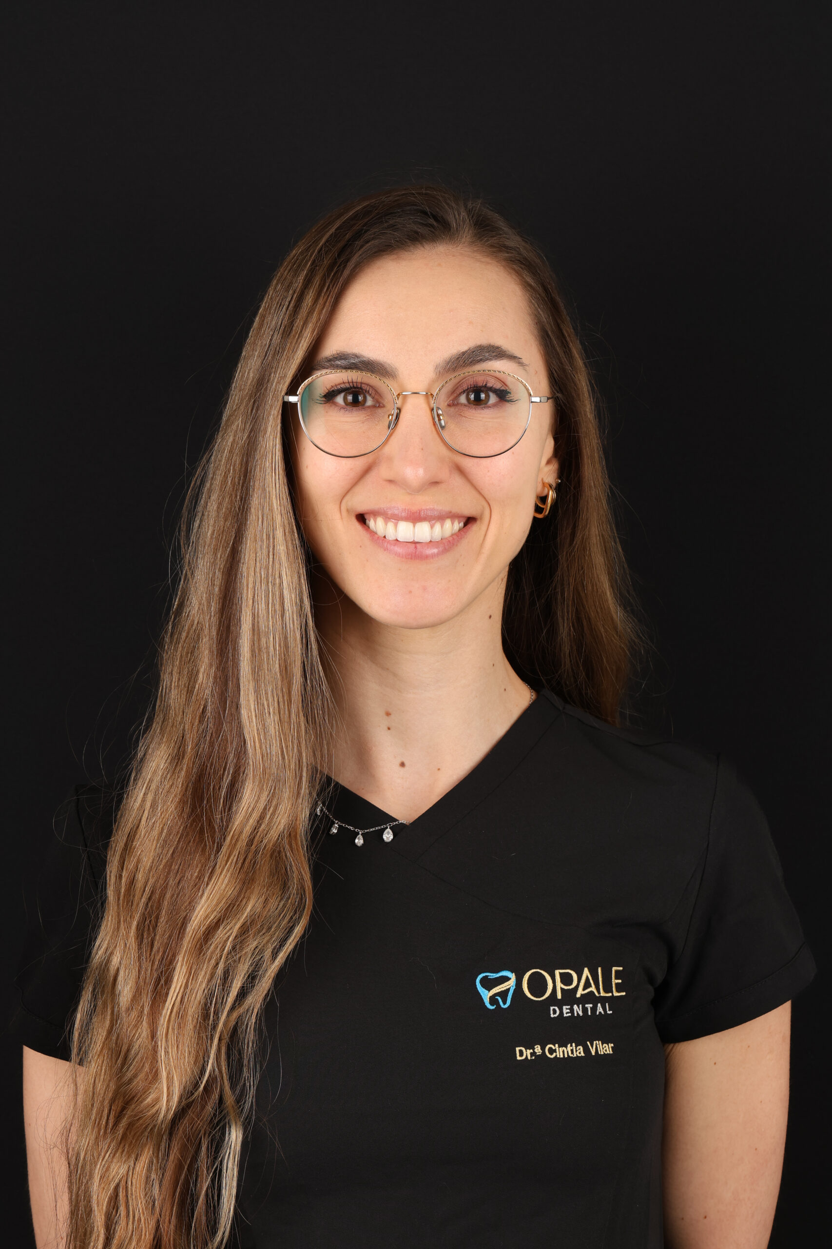 Dr. Cintia Vilar, chirurgienne-dentiste au cabinet Opale Dental à Neuchâtel